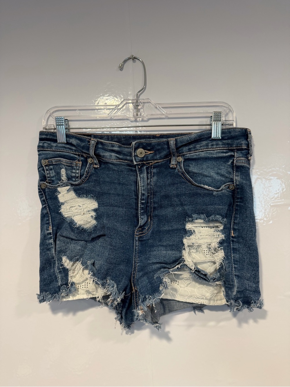 Lace American Eagle V-waist distressed denim shorts